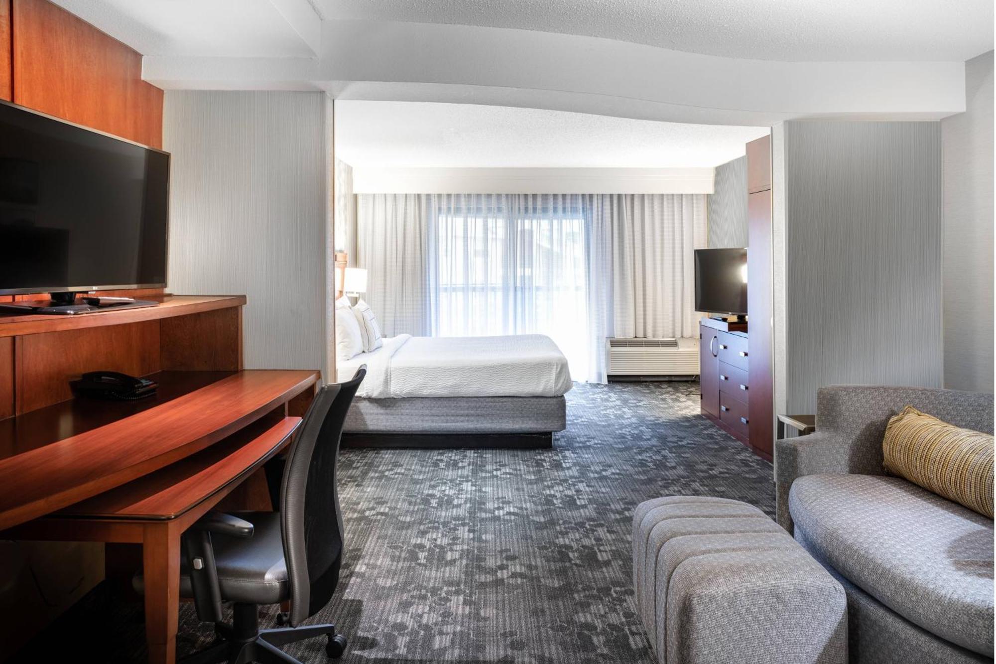 Hotel Courtyard By Marriott Denton Exterior foto
