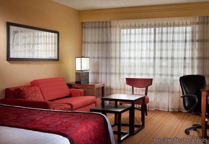 Hotel Courtyard By Marriott Denton Exterior foto